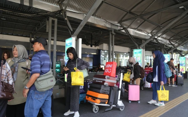 Thumbnail KAI Daop 8 Surabaya Ingatkan Aturan Bagasi dan Keamanan Barang Penumpang