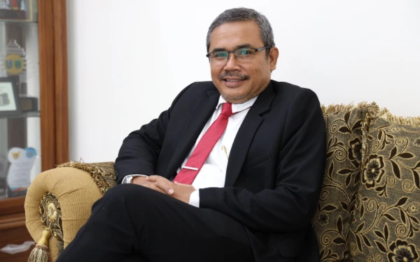 Thumbnail Berita - Komdigi Tetapkan Permen No. 9 Tahun 2026, Kadiskominfo Kota Kediri Minta Orang Tua Jadi ‘Sahabat Anak’