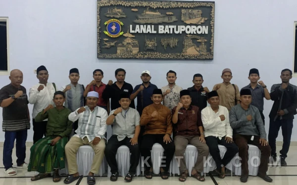 Thumbnail Berita - Danlanal Batuporon Perkuat Komunikasi dengan NGO dan Media Lewat Bukber