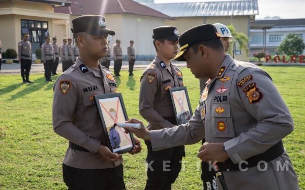 Thumbnail Berita - Tegas! Langgar Kode Etik dan Disiplin, Dua Personel Polres Abdya Dipecat