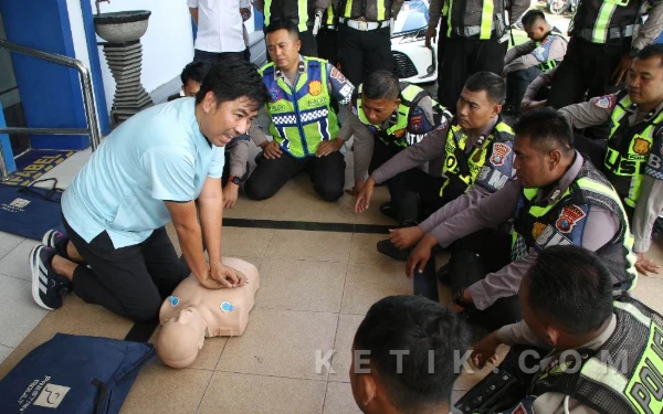 Thumbnail Berita - Mudik Lebaran 2026 Lewat Jombang, Tim Buroq Siap Tangani Serangan Jantung hingga Ban Bocor