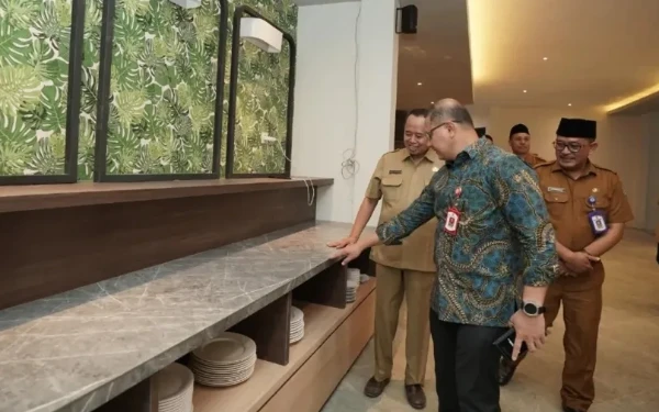 Thumbnail Berita - Kadisdik Jatim Apresiasi Revitalisasi Edotel SMKN 1 Jombang untuk Praktik Siswa