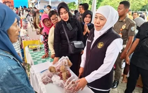 Penguatan Ekonomi Warga, Pemprov Jatim Gelar Pasar Murah dan Salurkan Bansos di Nganjuk