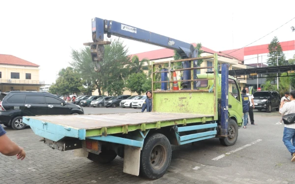 Thumbnail Berita - Terlilit Judi Online, Dua Pencuri Truk Crane di Mojoanyar Diringkus Jatanras Polres Mojokerto