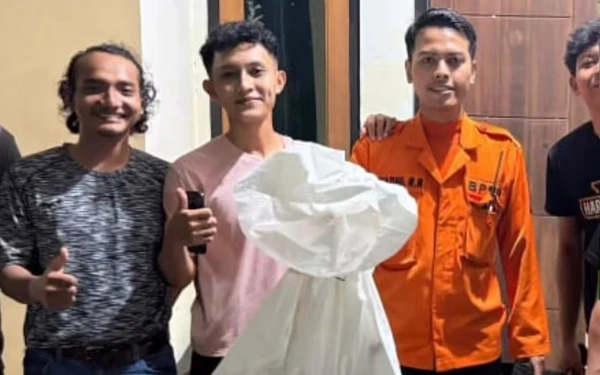 Thumbnail Berita - Warga Dikagetkan Musang Masuk Rumah di Jalan Mawar Surabaya