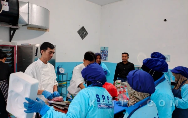 Thumbnail Berita - Pekerja SPPG Tanggumong 003 Sampang Terlindungi BPJS Ketenagakerjaan, Musowwil: Relawan Ujung Tombak Program MBG