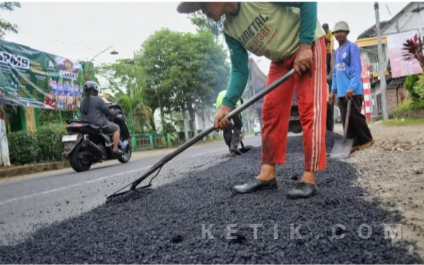 Thumbnail Berita - Pemkab Trenggalek Optimalisasi Ruas Jalan Sumberingin-Kedekan, Begini Kata Bupati Mas Ipin
