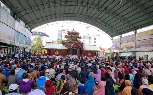 Thumbnail Berita - 5 Destinasi Wisata Masjid di Surabaya, Punya Ornamen Unik Hingga Sediakan Spot Foto