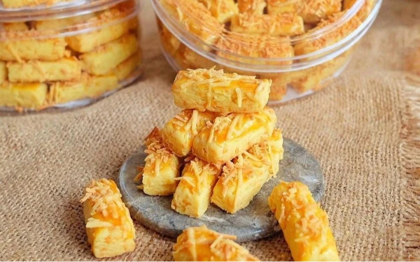 Thumbnail Berita - Kastengel, Si Gurih Renyah Beraroma Keju yang Selalu Jadi Primadona Saat Lebaran