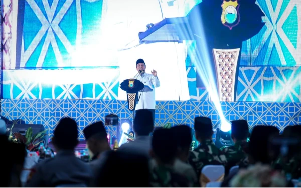 Thumbnail Berita - Buka Puasa Bersama Forkopimda, Gubernur Andi Sudirman Apresiasi Soliditas TNI-Polri di Sulsel