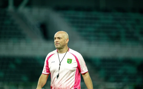 Thumbnail Pemain Persebaya Libur Lebaran, Tapi Jangan Santai! Pelanggar Program Latihan Siap Didenda