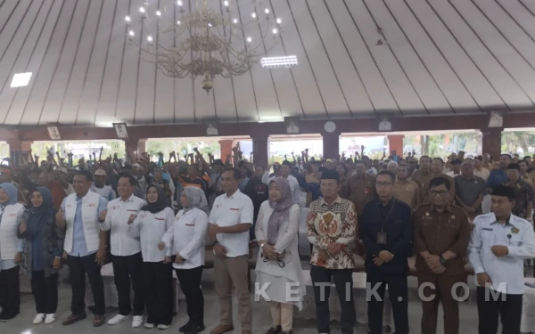 Thumbnail Berita - Sahudi: Becak Listrik dari Presiden Prabowo untuk Pengentasan Kemiskinan di Bojonegoro