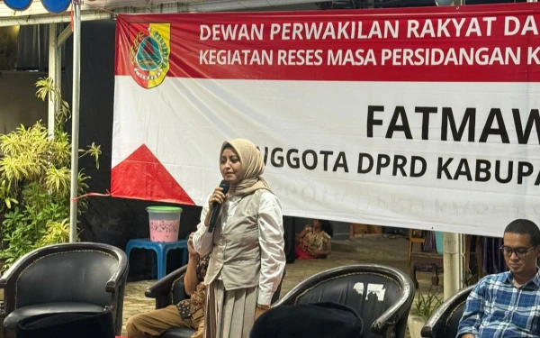 Thumbnail Berita - Wakil Ketua DPRD Jember Fatmawati Ajak Warga Fokus Perkuat Ekonomi Keluarga