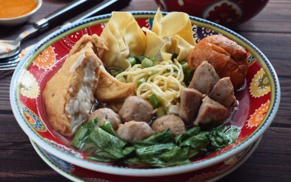 Thumbnail Berita - Dari Orem-Orem hingga Rawon, Ini 5 Kuliner Khas Malang yang Cocok Disajikan Saat Lebaran