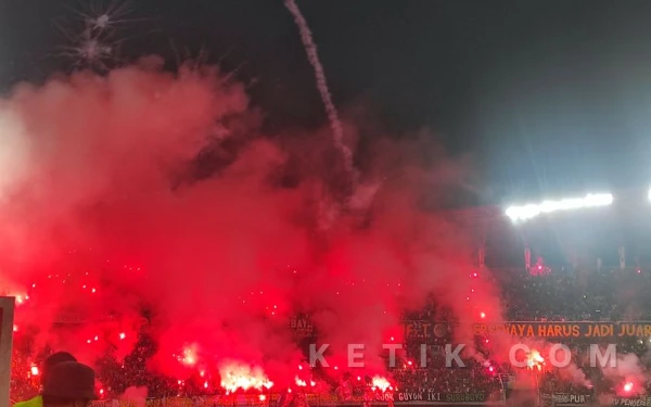 Thumbnail Berita - Persebaya Tutup Tribun Utara hingga Akhir Musim, Buntut Sanksi Rp250 Juta