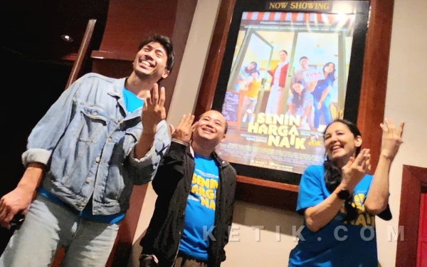 Thumbnail Berita - Bawa Tisu! "Senin Harga Naik" Siap Bawa Penonton Menangis Sesenggukan Ingat Sang Ibu di Rumah