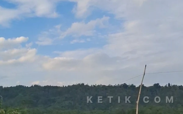 Thumbnail Berita - BMKG Prediksi Cuaca 13 Maret 2026: Jakarta Cerah, Makassar Berpotensi Hujan Ringan