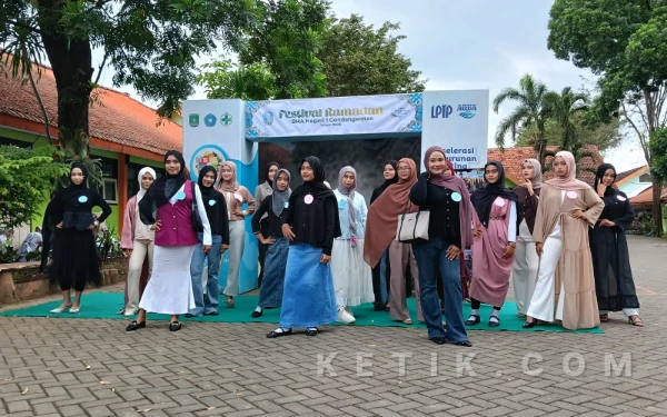 Thumbnail Berita - SMAGONTA Hijab Fest 2026, Sinergi Siswa dan Ibu PKK Meriahkan Ramadan di SMAN 1 Gondangwetan