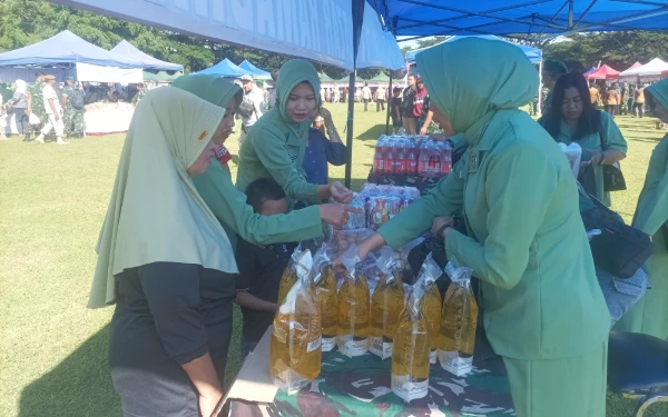 Thumbnail Berita - Tekan Inflasi Jelang Idulfitri 1447 Hijriah, TNI Gelar Bazar Murah Ramadan di Kota Malang
