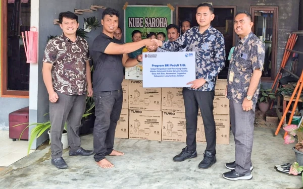 Thumbnail Berita - BRI BO Kotapinang Perkuat Ekonomi Kelompok Warga Melalui Bantuan Alat Usaha