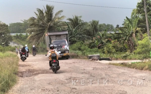 Thumbnail Berita - Ada 79 Titik Jalan Rusak di Provinsi Lampung, Pemudik Harus Waspada
