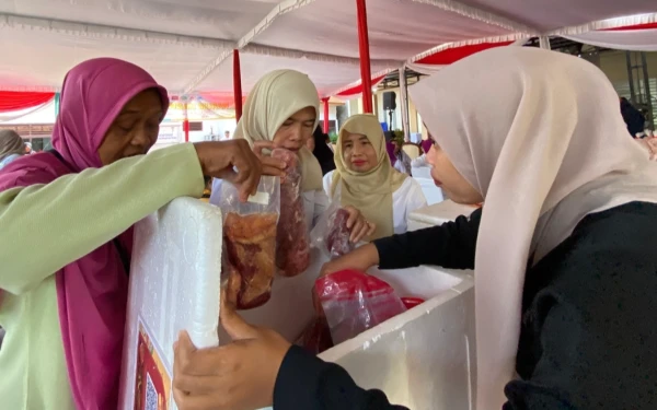 Thumbnail Berita - Jelang Idulfitri, RPH Surabaya Ikut Ramaikan Pasar Murah Ramadan