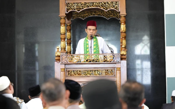 Jadi Khatib di Polda Sumsel, Ini Pesan Ustaz Abdul Somad