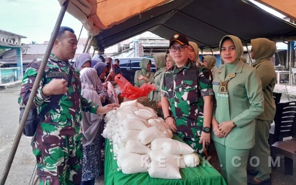 Thumbnail Berita - Kodim 0115/Simeulue Gelar Bazar Murah Ramadan, Sediakan Sembako Lebih Terjangkau
