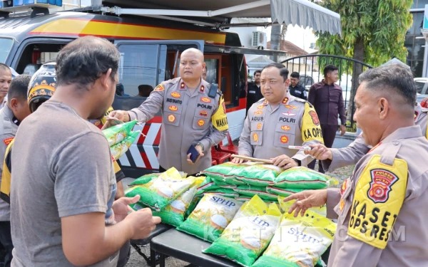 Thumbnail Berita - Polres Abdya Gelar Gerakan Pangan Murah, 1 Ton Beras Ludes dalam 1 Jam