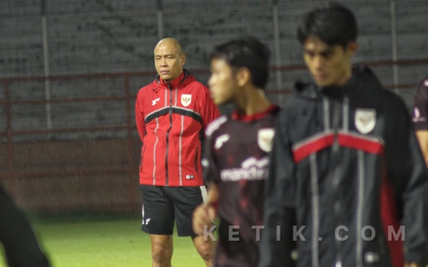 Thumbnail Berita - Dua Minggu TC Timnas U-20 di Surabaya, Nova Arianto Puji Anak Didiknya