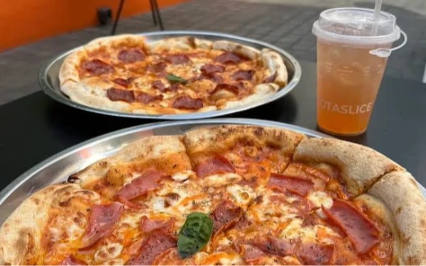 Thumbnail Berita - Cotaslice Jadi Favorit Anak Muda di Kota Malang, Pizza Lezat Harga Ramah Kantong