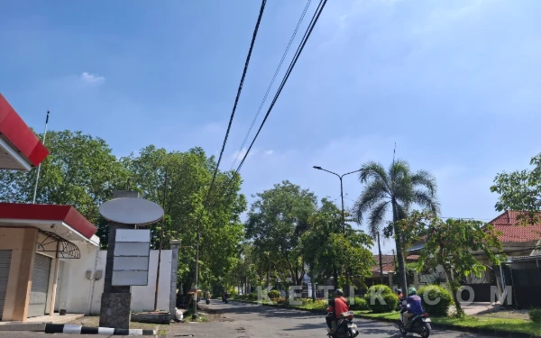 Thumbnail Berita - Prakiraan Cuaca 15 Maret 2026: Jakarta Cerah, Bandung dan Semarang Cerah Berawan