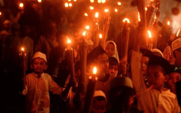 Thumbnail Berita - Ragam Tradisi Lebaran di Malang yang Masih Dilestarikan hingga Kini