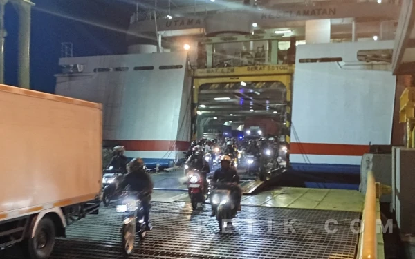 Thumbnail Berita - Hati-Hati di Jalan! Pemudik Roda Dua asal Pulau Jawa Terpantau Mulai Ramai Masuk Sumatera