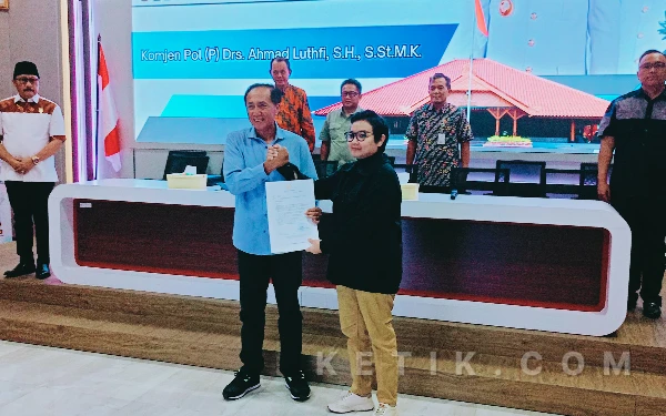 Thumbnail Berita - Geger OTT KPK! Gubernur Jateng Langsung Tunjuk Ammy Amalia Pimpin Cilacap