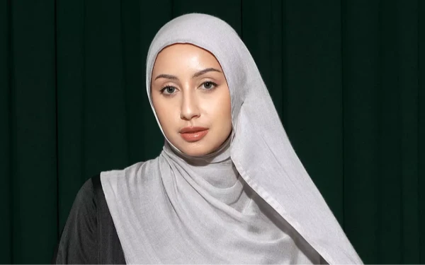 Thumbnail Tampil Anggun saat Hari Raya Idulfitri, Ini 3 Bahan Hijab Nyaman dan Stylish untuk Lebaran