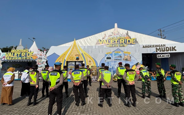 Thumbnail Berita - Personel Polres Brebes Siaga di Titik Strategis, Layanan Valet Ride Jadi Tren Positif Pemudik