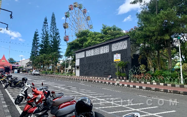 Thumbnail Berita - Diserbu 1,1 Juta Wisatawan saat Lebaran, Dishub Kota Batu Siapkan Area Parkir Alternatif