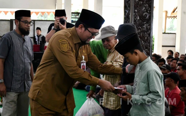 Thumbnail Berita - Menjelang Lebaran, 1.500 Yatim dan Duafa di Bondowoso Terima Santunan dari PDAM