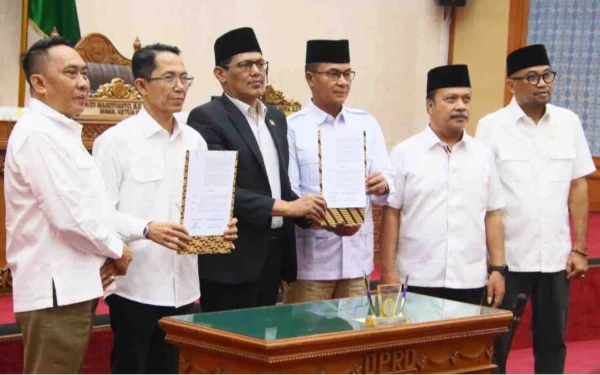 Thumbnail Berita - Ranperda Adminduk Resmi Disetujui DPRD Batam dalam Rapat Paripurna