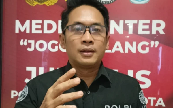 Thumbnail Berita - Waspada Uang Palsu Menjelang Idulfitri 2026, Ini Tips Dari Polresta Malang Kota