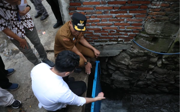 Thumbnail Drama Banjir Jalan Suhat Terus Berlanjut, Pintu Air hingga Sampah Sedimen Jadi Pemicu