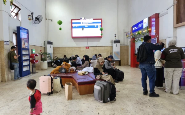 Thumbnail H-4 Lebaran 2026, Pemudik Mulai Padati Stasiun di Wilayah Malang Raya