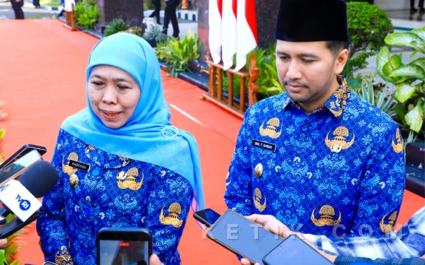 Thumbnail Berita - Gubernur Khofifah Pimpin Apel ASN, Tekankan Kesiapan Mudik Lebaran 2026 di Jatim