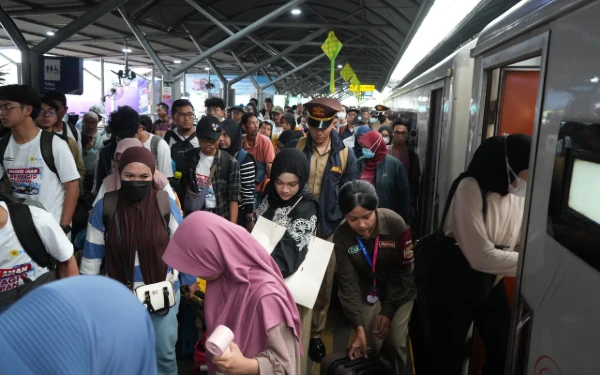 Thumbnail Hari Ini Puncak Mudik Lebaran 2026! Daop 8 Surabaya Catat 50 Ribu Lebih Penumpang Naik KA