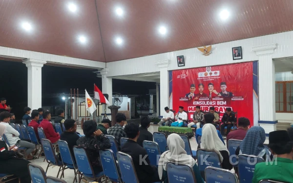 Thumbnail Berita - Tegaskan Dukungan untuk Mahasiswa, Mahfud Dampingi BEM Se-Madura Konsolidasi di Sampang