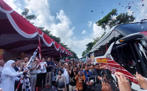 Thumbnail Berita - Pemprov Jatim Gelar Mudik Gratis, Khofifah: Mudah-mudahan Selamat Sampai Tujuan