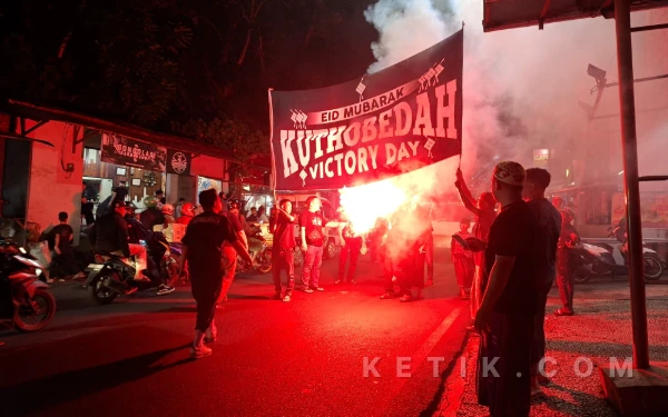 Thumbnail Berita - [FOTO] Meriah dan Penuh Kebersamaan, Warga Muharto Gang 7 Kota Malang Gelar Takbiran Keliling Sambut Idulfitri