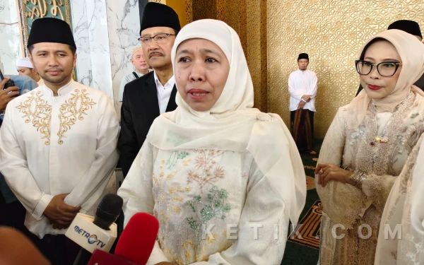 Thumbnail Berita - Di Momen Idulfitri, Khofifah Harapkan Kedamaian di Tengah Gejolak Geopolitik Dunia