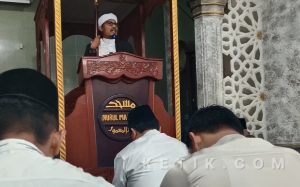 Thumbnail Berita - Khatib Idul Fitri Aceh Singkil Serukan Keberkahan dari Kerja Sama Pemimpin dan Masyarakat